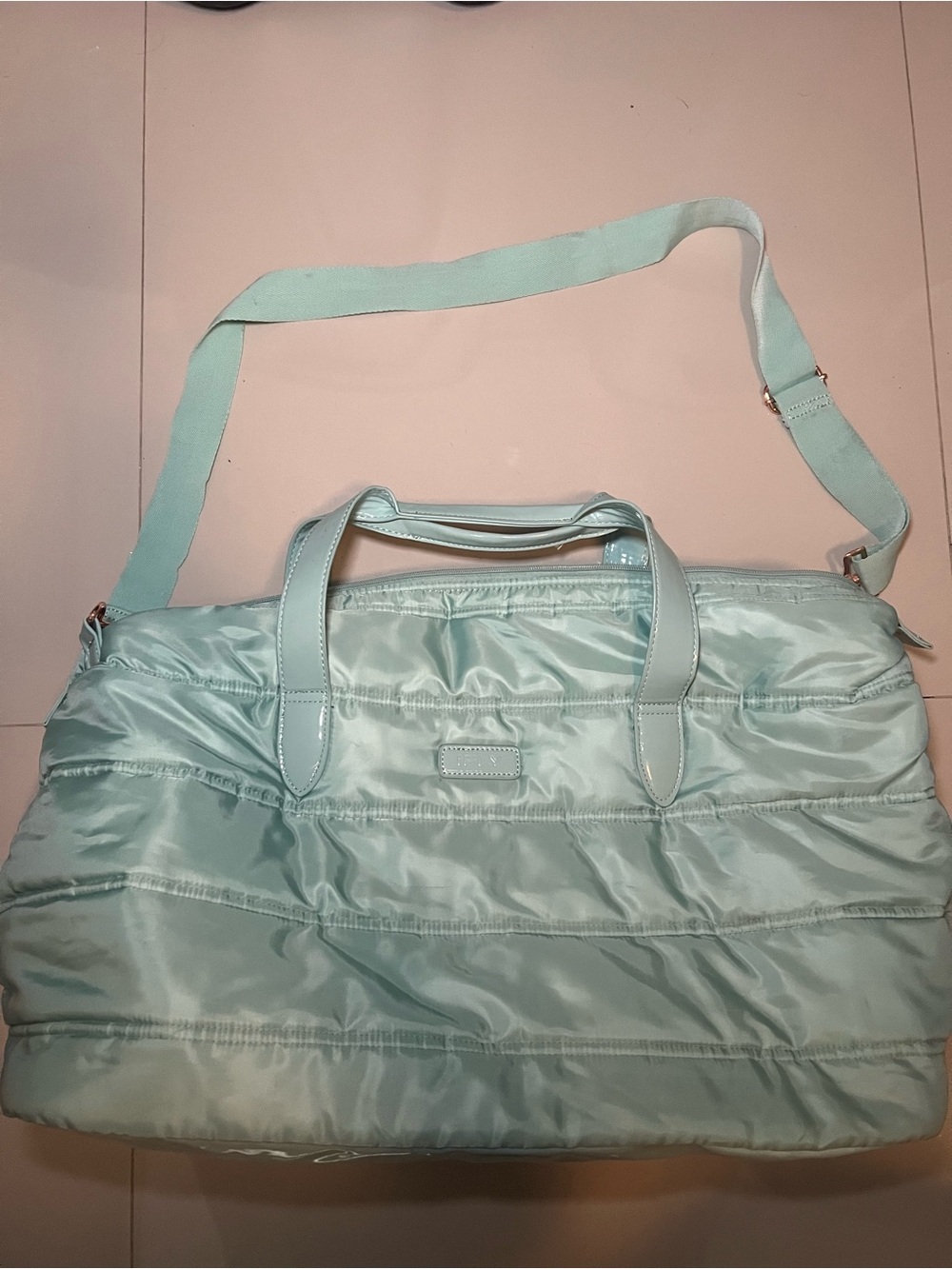 iFLY Mint Travel Duffle Tote with Adjustable Shoulder Strap, Trolley Pass Thru